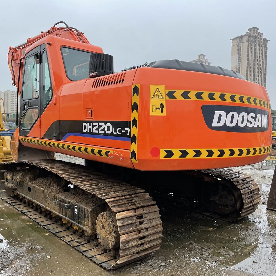 DOOSAN DH220 - Гусеничный экскаватор: фото 1 DOOSAN DH220 - Гусеничный экскаватор: фото 1