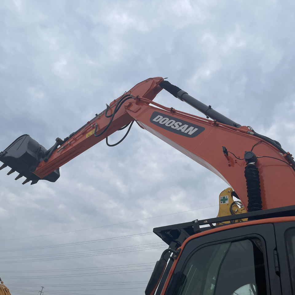 DOOSAN DX300 - Гусеничный экскаватор: фото 5 DOOSAN DX300 - Гусеничный экскаватор: фото 5