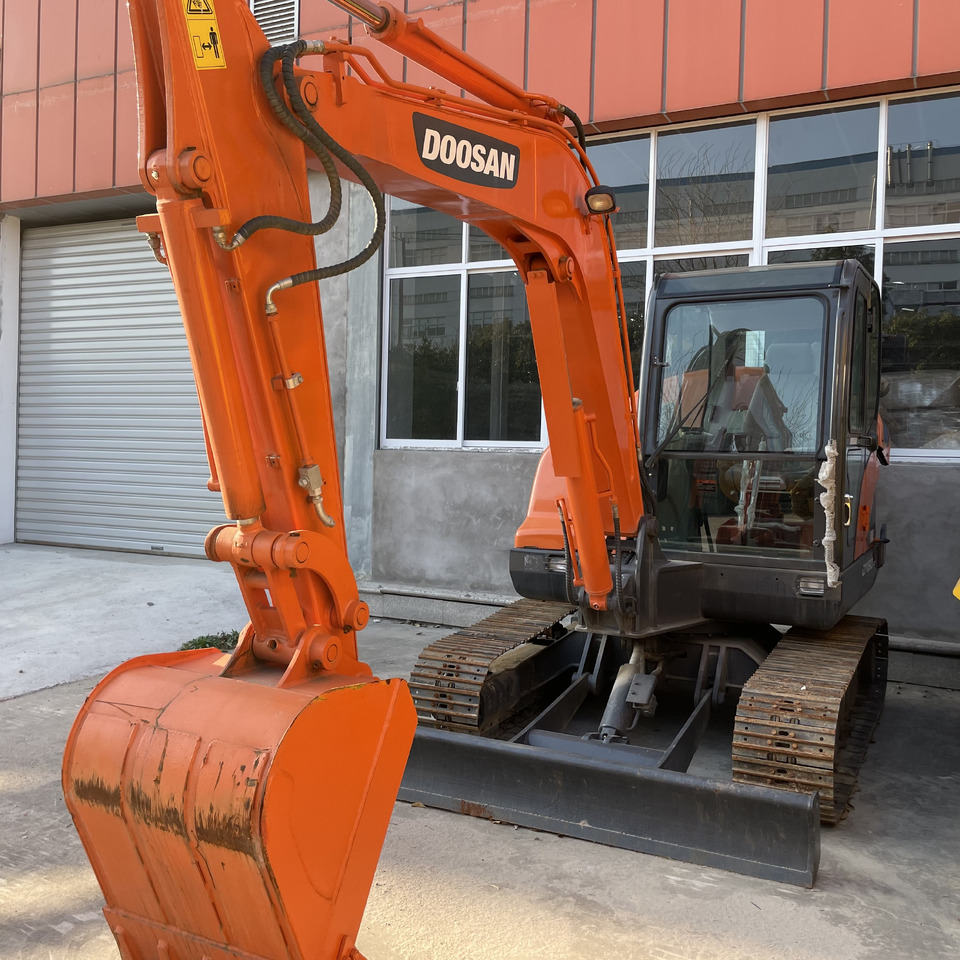 DOOSAN DX60-9 - Мини-экскаватор: фото 1 DOOSAN DX60-9 - Мини-экскаватор: фото 1