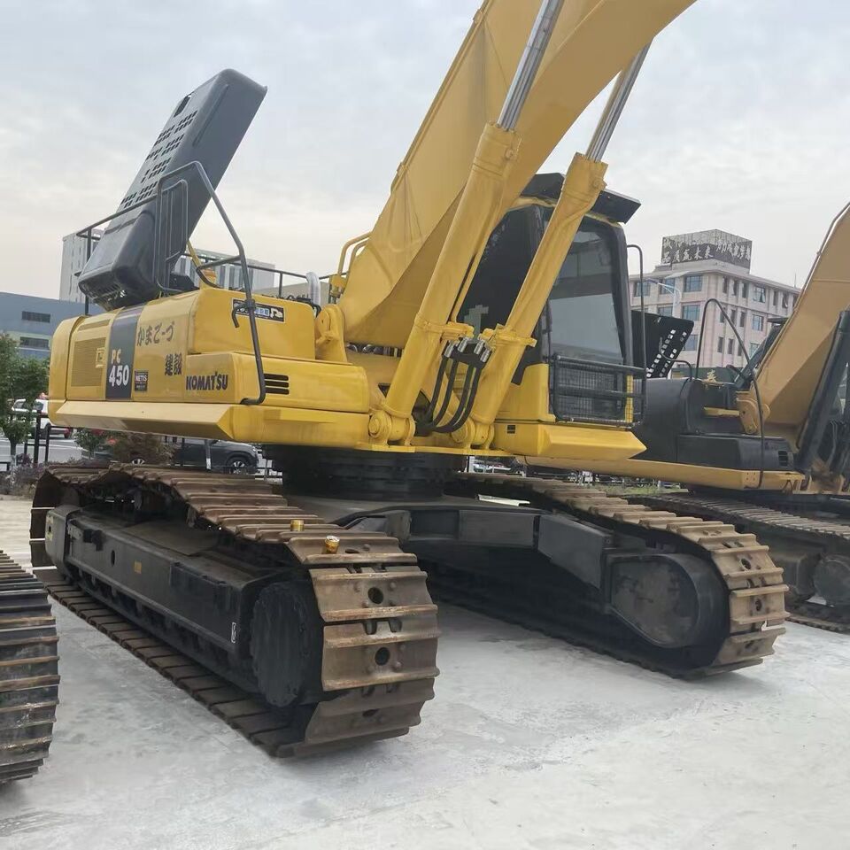 KOMATSU PC450 - Гусеничный экскаватор: фото 3 KOMATSU PC450 - Гусеничный экскаватор: фото 3