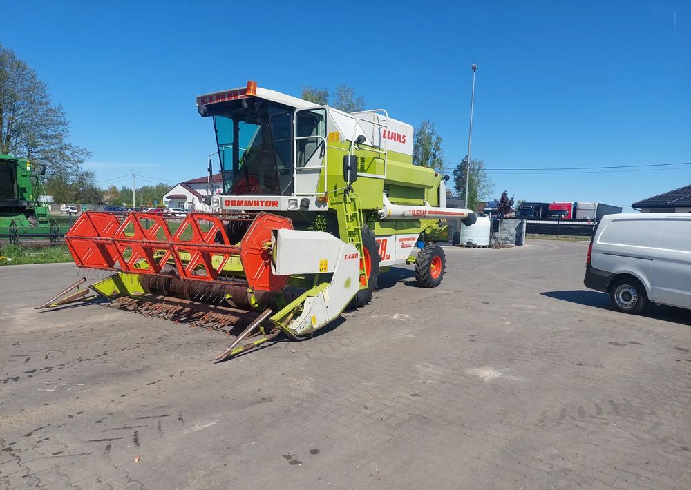 Claas Dominator 88SL - Зерноуборочный комбайн: фото 1 Claas Dominator 88SL - Зерноуборочный комбайн: фото 1