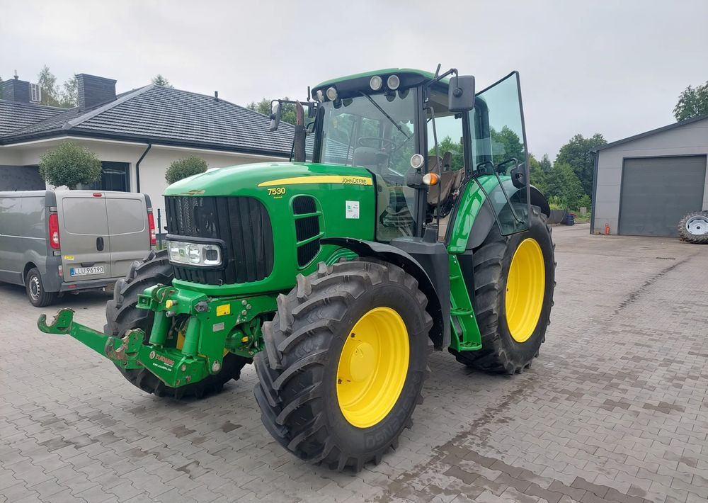 John Deere 7530 - Трактор: фото 1 John Deere 7530 - Трактор: фото 1