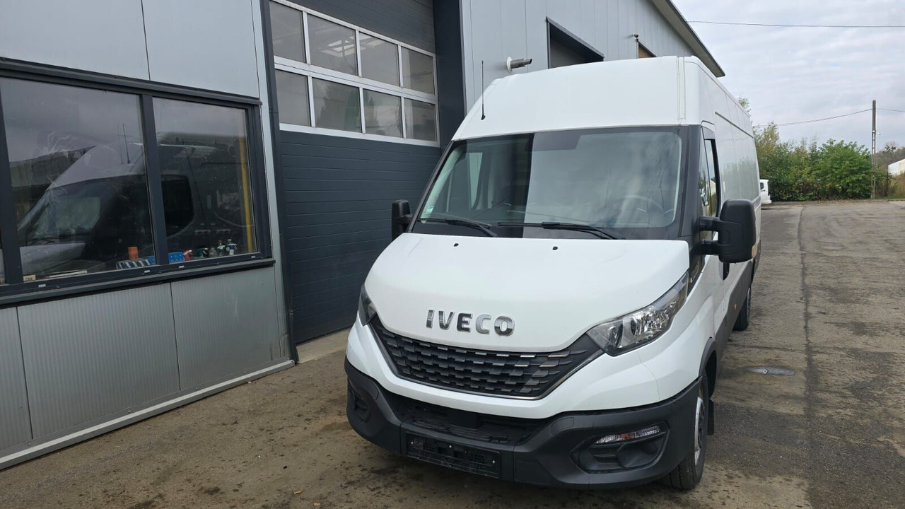 IVECO 35-160 HIMATIC - Цельнометаллический фургон: фото 3 IVECO 35-160 HIMATIC - Цельнометаллический фургон: фото 3