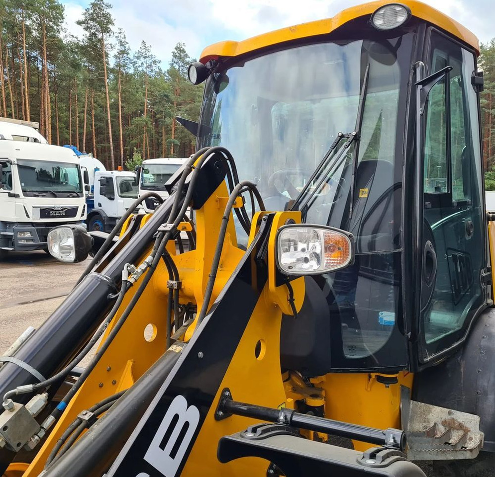 JCB 407 - Колёсный погрузчик: фото 2 JCB 407 - Колёсный погрузчик: фото 2