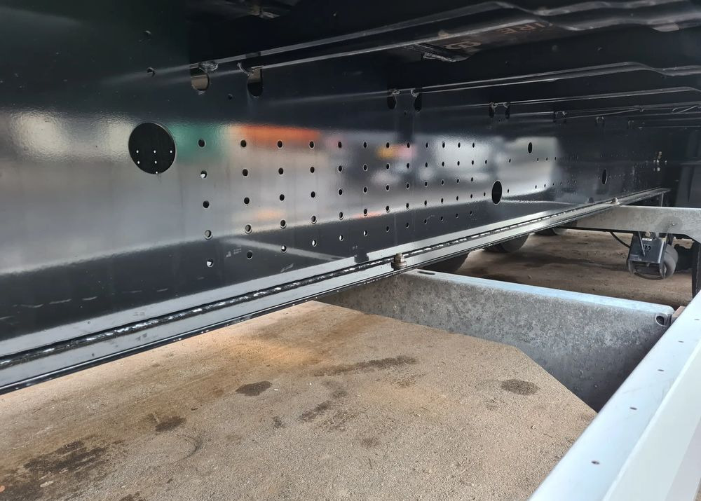 Тентованный полуприцеп Krone SD: фото 12 Тентованный полуприцеп Krone SD: фото 12