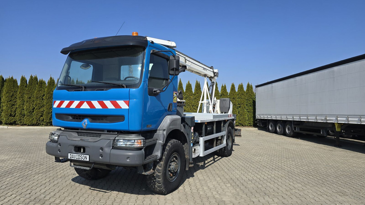 Renault Kerax 270 DCi 4X4 - Грузовик с подъемником: фото 1 Renault Kerax 270 DCi 4X4 - Грузовик с подъемником: фото 1