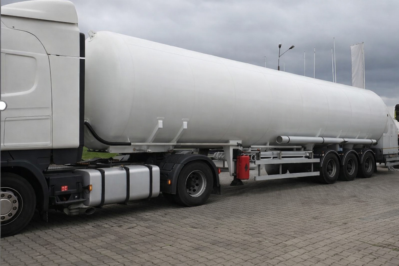 ISISAN ISISAN 41 - Полуприцеп-цистерна: фото 1 ISISAN ISISAN 41 - Полуприцеп-цистерна: фото 1