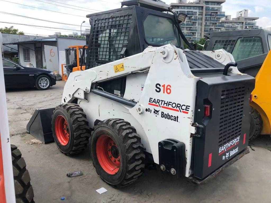Bobcat S 16 - Мини-погрузчик с бортовым поворотом: фото 3 Bobcat S 16 - Мини-погрузчик с бортовым поворотом: фото 3