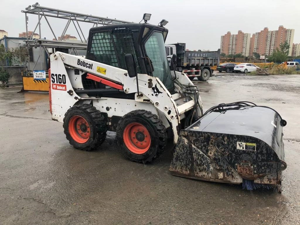 Bobcat S 160 - Мини-погрузчик с бортовым поворотом: фото 3 Bobcat S 160 - Мини-погрузчик с бортовым поворотом: фото 3