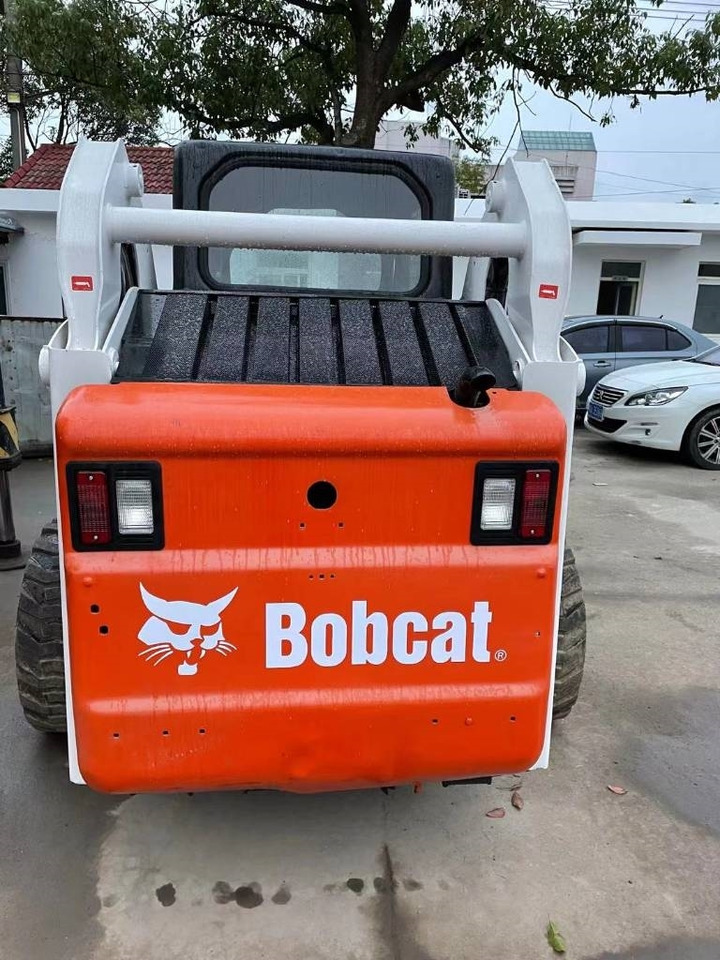 Bobcat S 300 - Мини-погрузчик с бортовым поворотом: фото 2 Bobcat S 300 - Мини-погрузчик с бортовым поворотом: фото 2