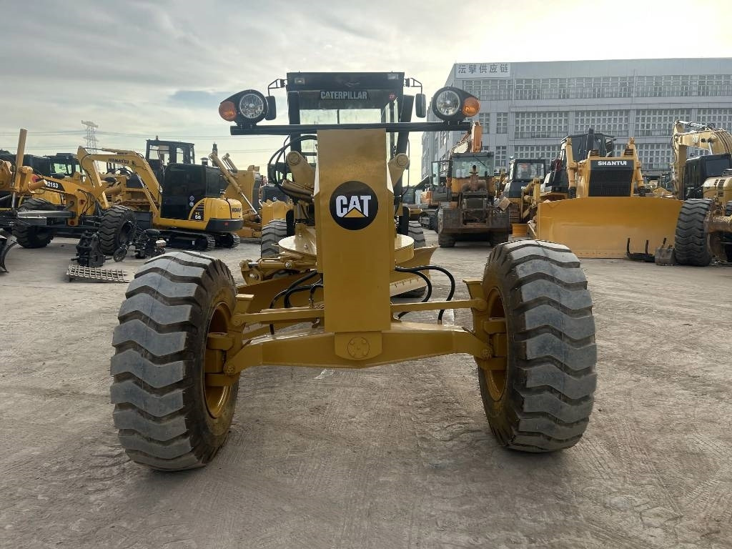 CAT 140 H - Грейдер: фото 4 CAT 140 H - Грейдер: фото 4