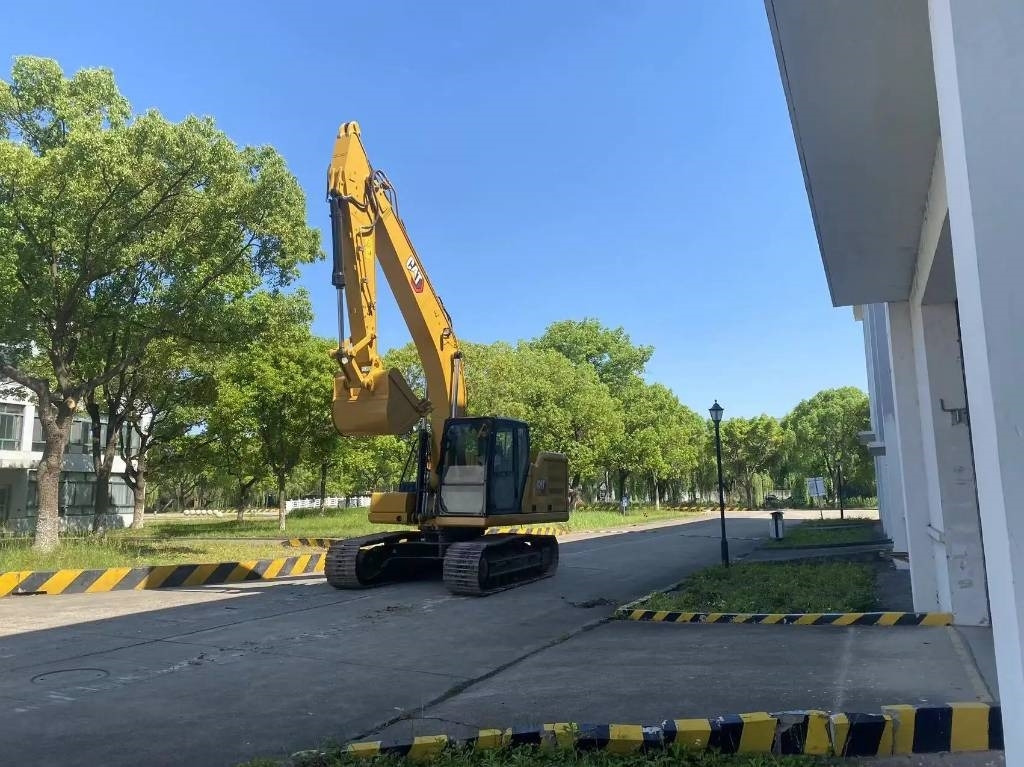 CAT 320 GC - Мини-экскаватор: фото 2 CAT 320 GC - Мини-экскаватор: фото 2