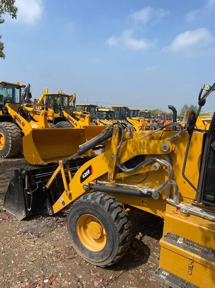 CAT 420 F - Экскаватор-погрузчик: фото 4 CAT 420 F - Экскаватор-погрузчик: фото 4