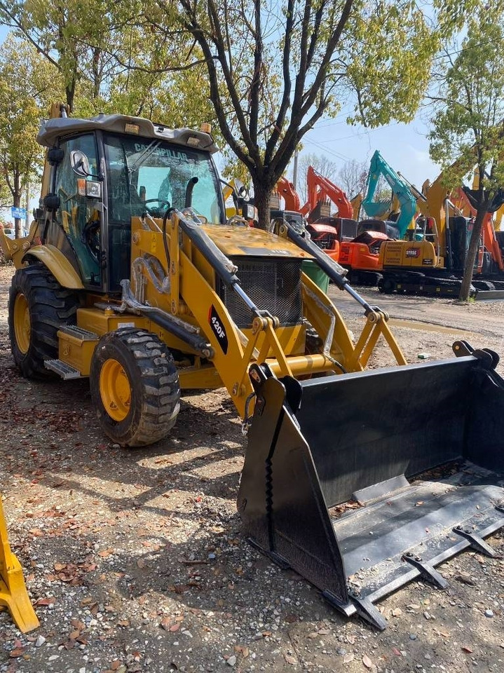 CAT 420 F - Экскаватор-погрузчик: фото 1 CAT 420 F - Экскаватор-погрузчик: фото 1