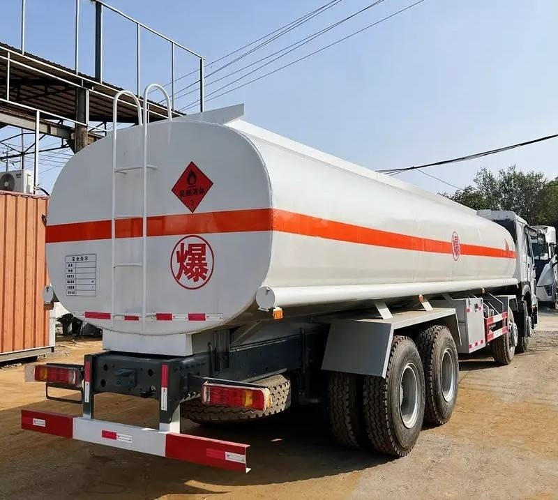 Howo 371 - Грузовик-цистерна: фото 4 Howo 371 - Грузовик-цистерна: фото 4