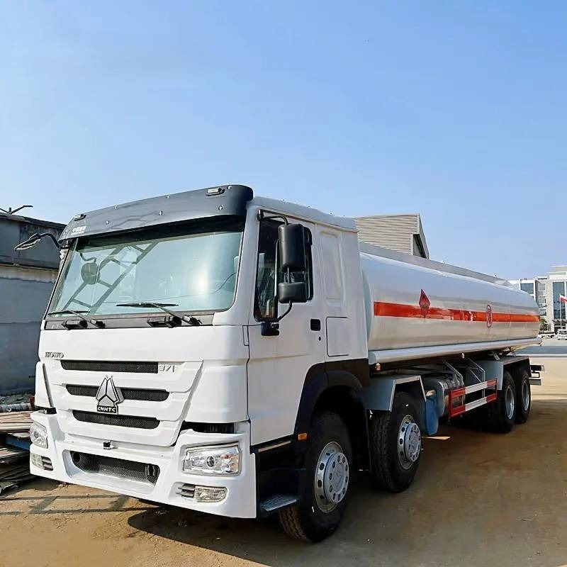 Howo 371 - Грузовик-цистерна: фото 1 Howo 371 - Грузовик-цистерна: фото 1