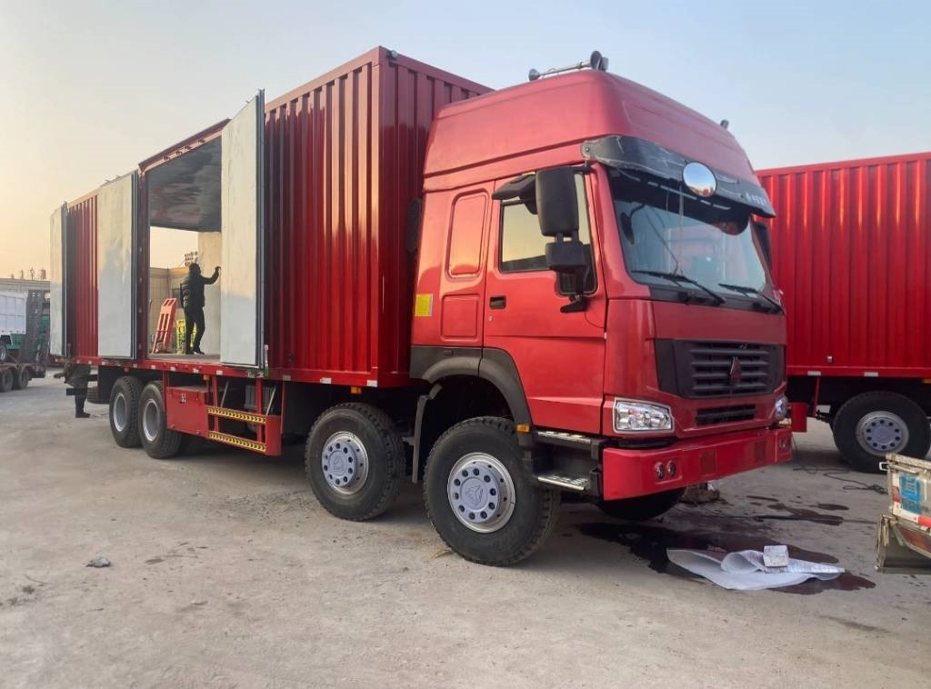 Howo 371 - Грузовик с закрытым кузовом: фото 1 Howo 371 - Грузовик с закрытым кузовом: фото 1