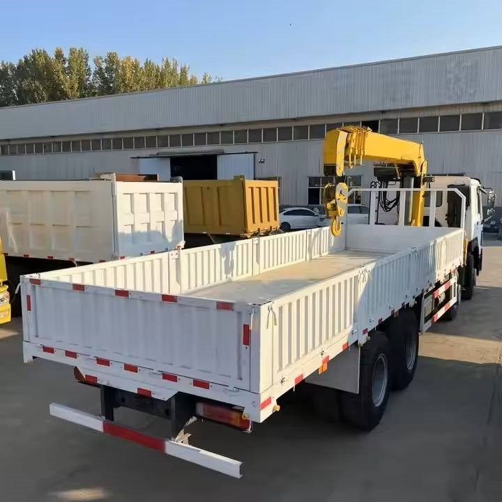 Howo 371 - Крюковой мультилифт: фото 3 Howo 371 - Крюковой мультилифт: фото 3