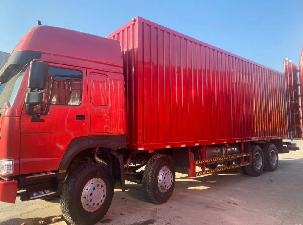 Howo 371 - Грузовик с закрытым кузовом: фото 3 Howo 371 - Грузовик с закрытым кузовом: фото 3