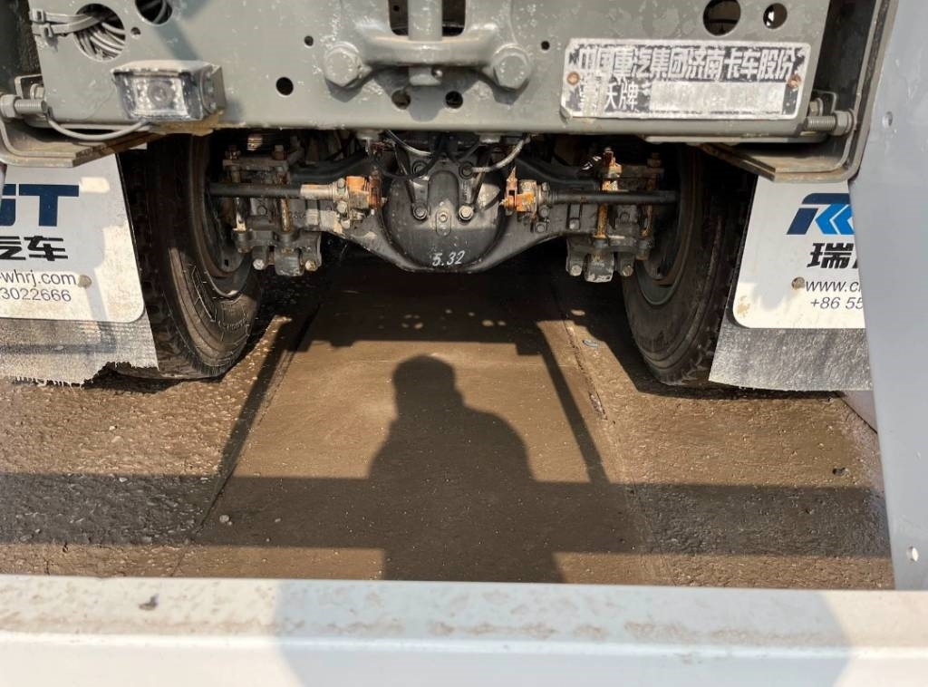 Howo 371 TX - Автобетоносмеситель: фото 5 Howo 371 TX - Автобетоносмеситель: фото 5