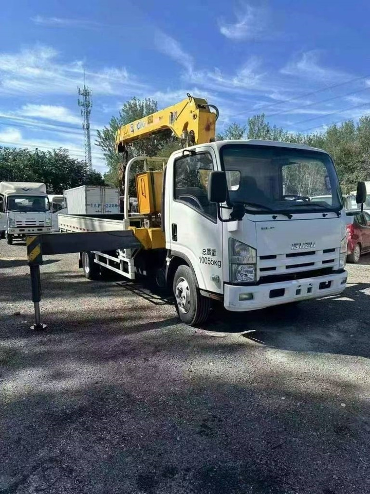Isuzu ELF 700 - Автоманипулятор: фото 3 Isuzu ELF 700 - Автоманипулятор: фото 3