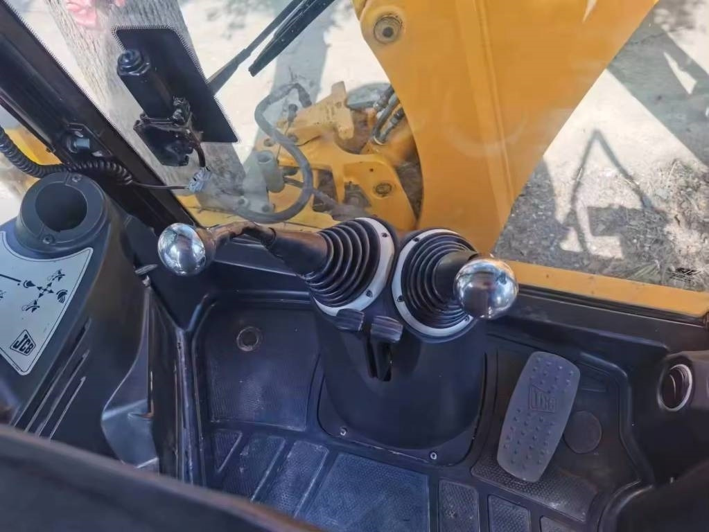 JCB 3 CX - Экскаватор-погрузчик: фото 3 JCB 3 CX - Экскаватор-погрузчик: фото 3