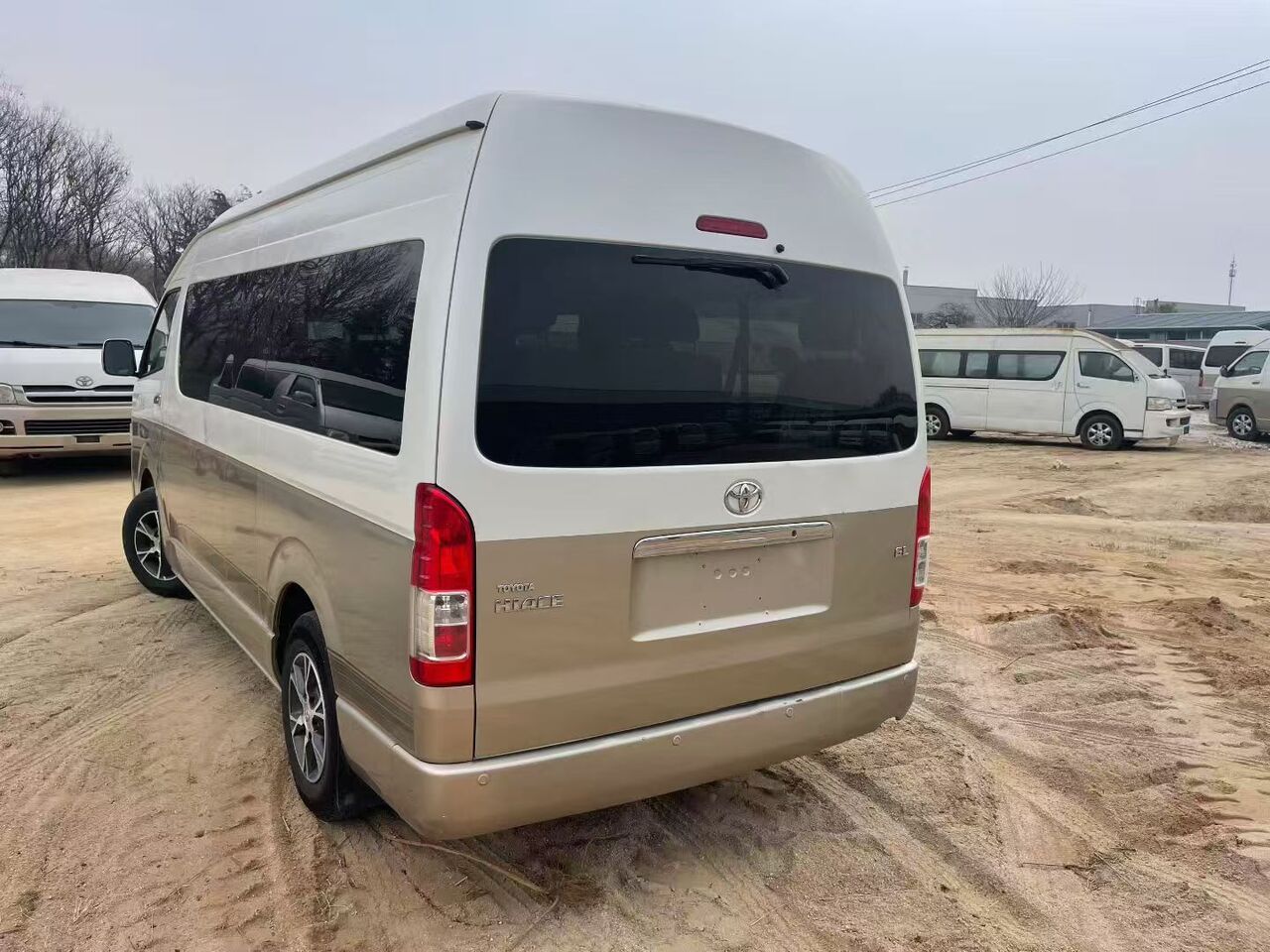 TOYOTA HIACE - Пассажирский фургон: фото 3 TOYOTA HIACE - Пассажирский фургон: фото 3