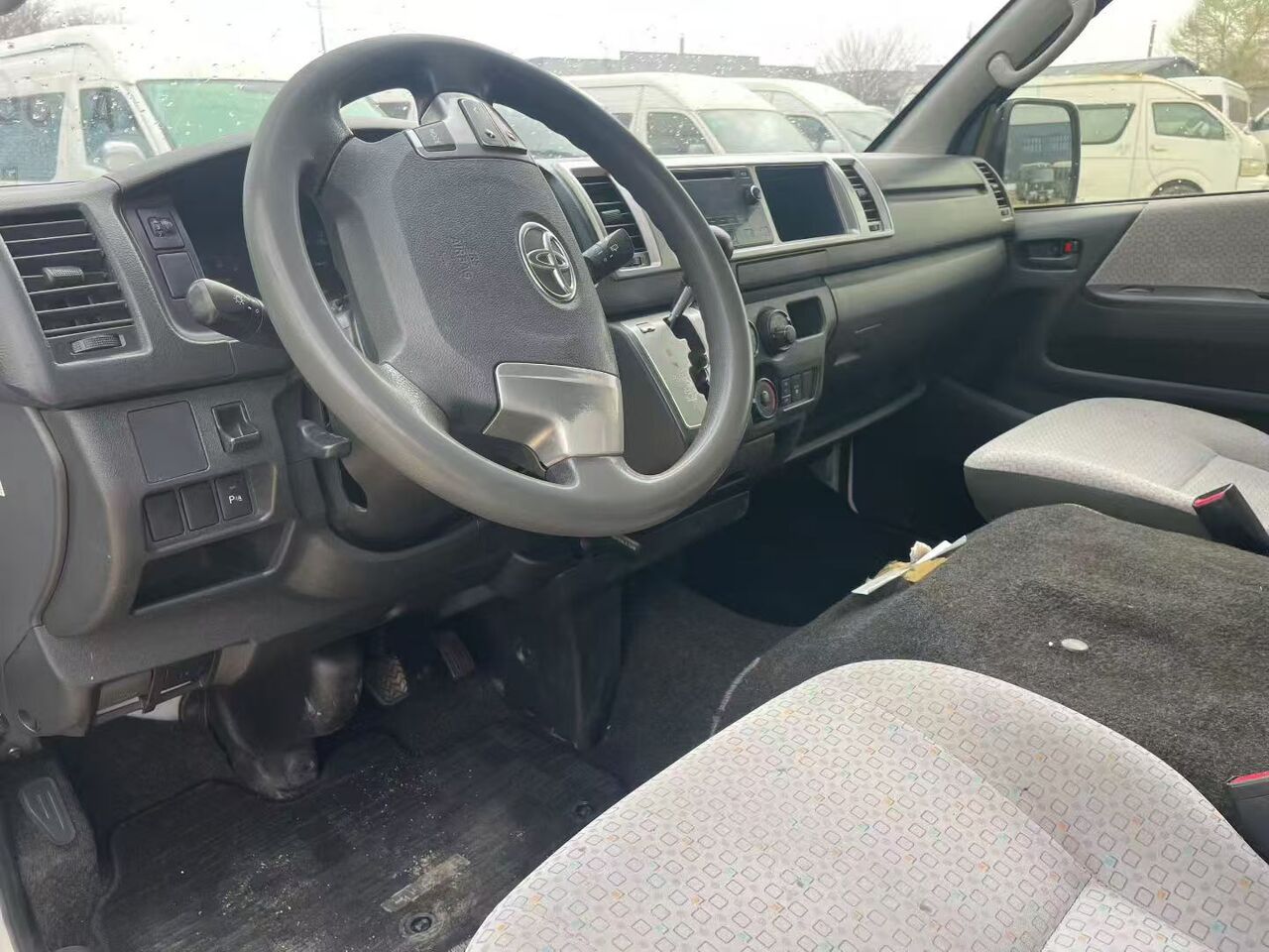 TOYOTA HIACE - Пассажирский фургон: фото 5 TOYOTA HIACE - Пассажирский фургон: фото 5