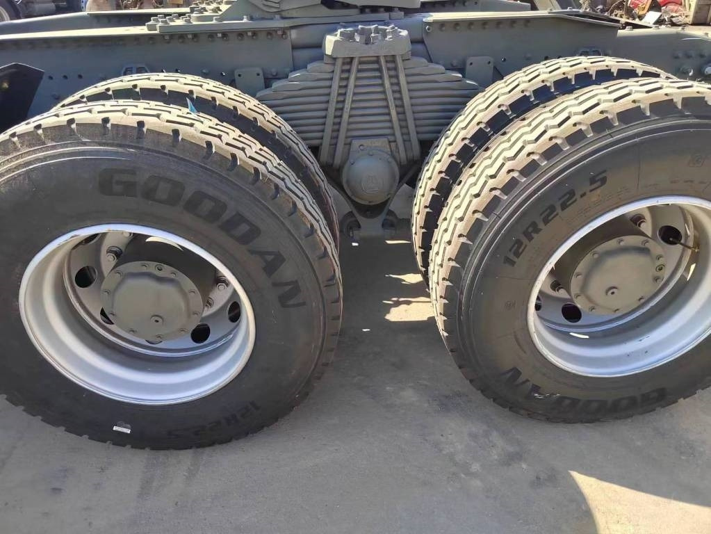 Howo 420 - Тягач: фото 5 Howo 420 - Тягач: фото 5