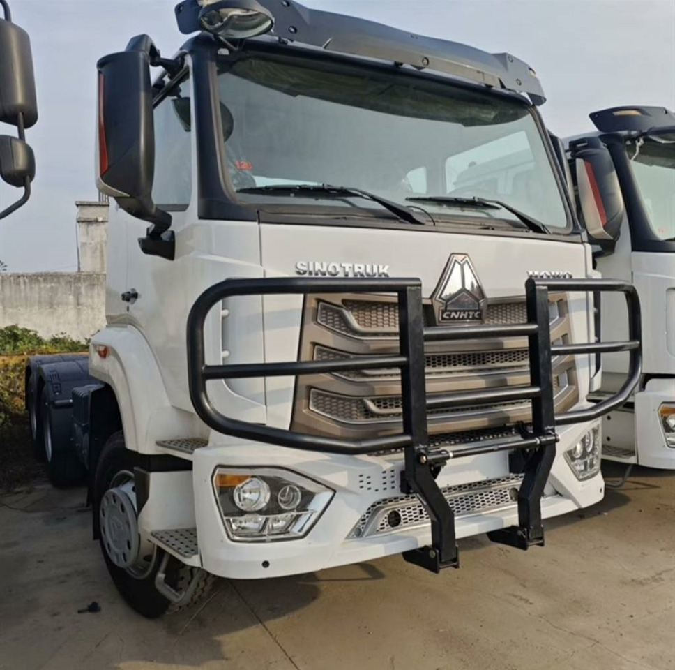 Howo NX - Тягач: фото 1 Howo NX - Тягач: фото 1