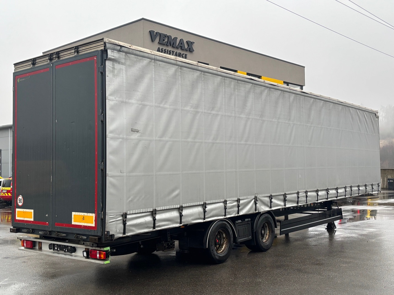 BERGER LTMN low deck - Тентованный полуприцеп: фото 5 BERGER LTMN low deck - Тентованный полуприцеп: фото 5