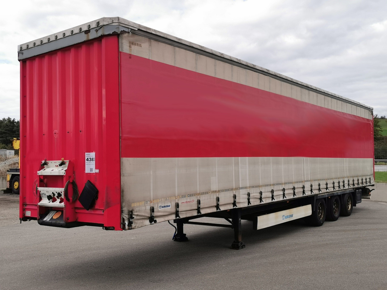 KRONE SD low deck - Тентованный полуприцеп: фото 1 KRONE SD low deck - Тентованный полуприцеп: фото 1