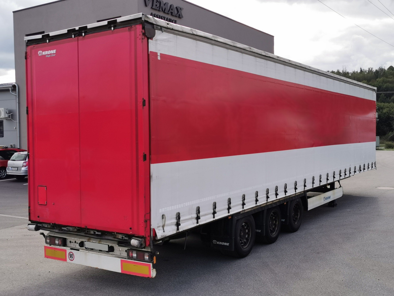 KRONE SD low deck - Тентованный полуприцеп: фото 4 KRONE SD low deck - Тентованный полуприцеп: фото 4