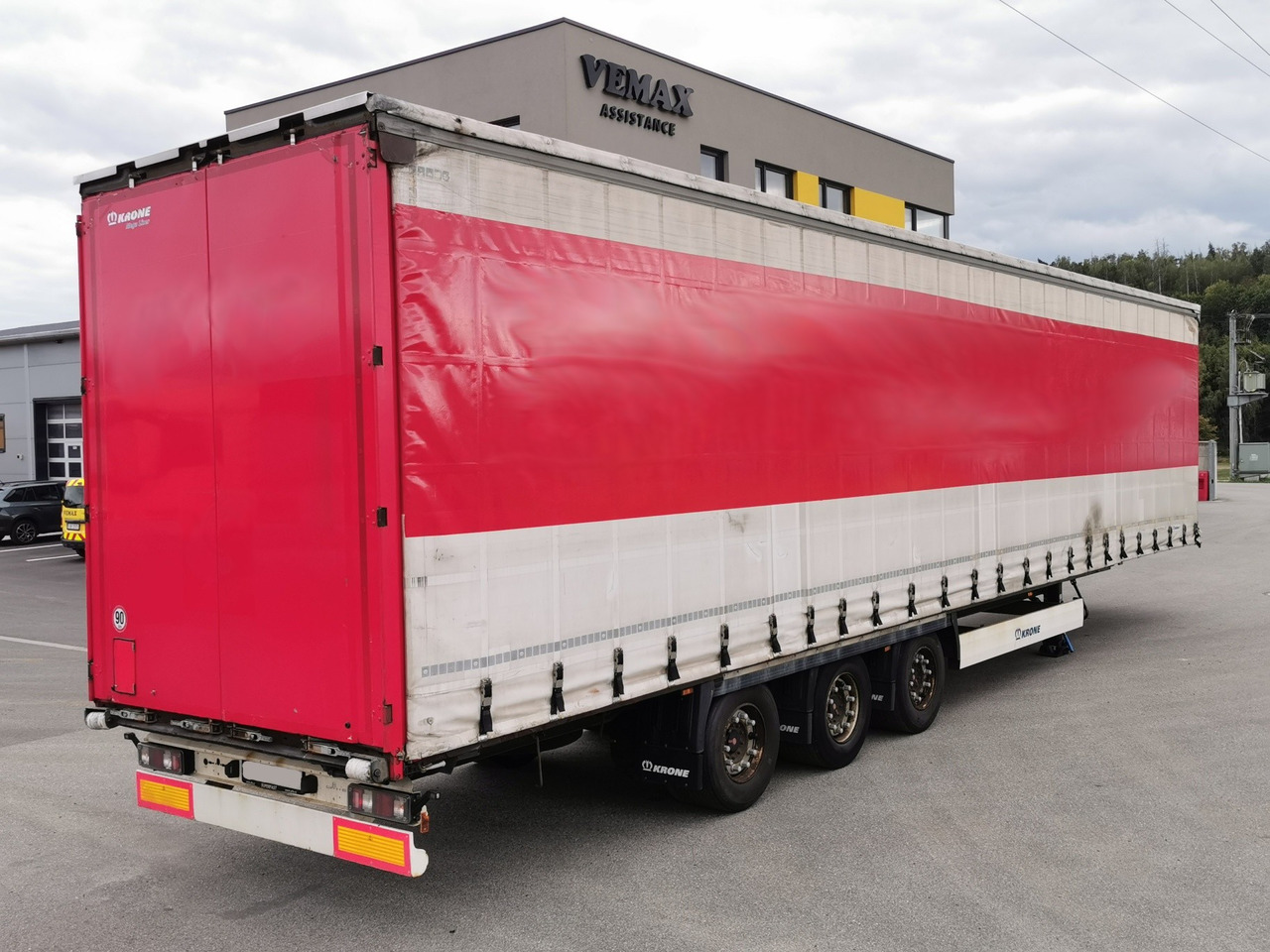 KRONE SD low deck - Тентованный полуприцеп: фото 4 KRONE SD low deck - Тентованный полуприцеп: фото 4