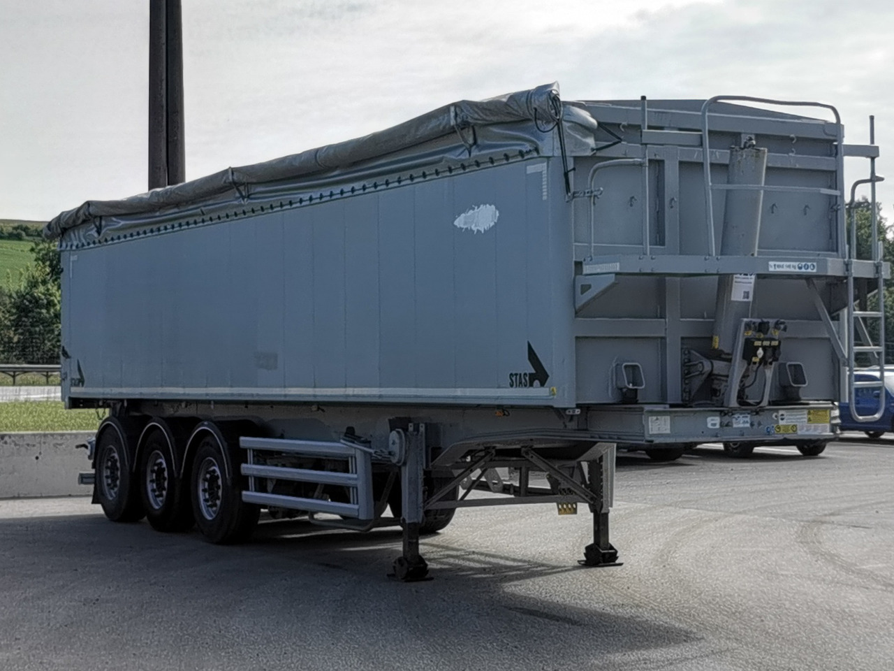 STAS S300CX 50m3 - Самосвальный полуприцеп: фото 3 STAS S300CX 50m3 - Самосвальный полуприцеп: фото 3