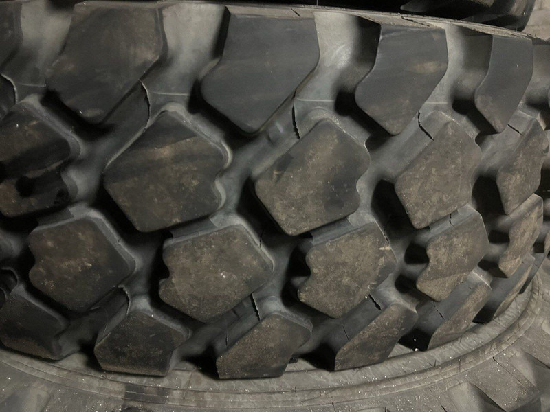 Michelin XZL - Шина: фото 2 Michelin XZL - Шина: фото 2