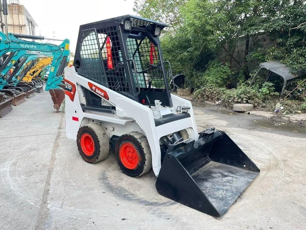 Bobcat S70 - Мини-погрузчик с бортовым поворотом: фото 4 Bobcat S70 - Мини-погрузчик с бортовым поворотом: фото 4