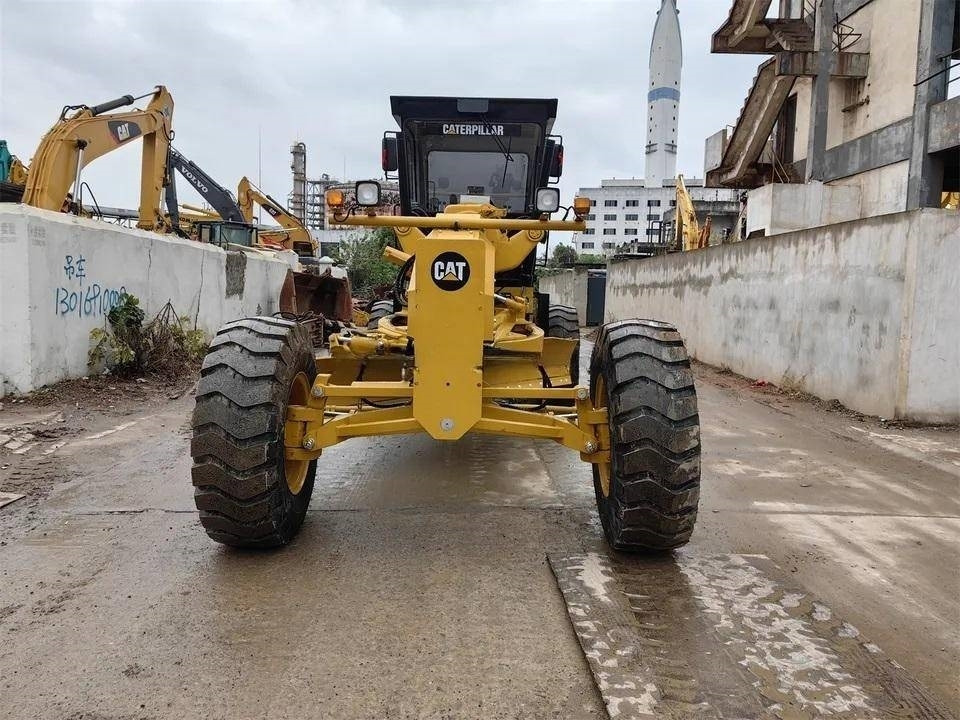 CAT 140K - Грейдер: фото 1 CAT 140K - Грейдер: фото 1