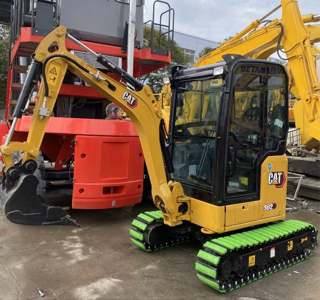 CAT 302 CR - Мини-экскаватор: фото 1 CAT 302 CR - Мини-экскаватор: фото 1