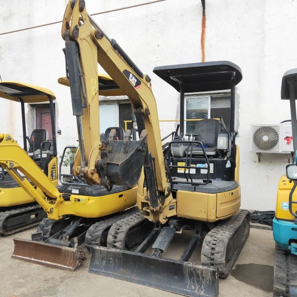CAT 302CR - Мини-экскаватор: фото 1 CAT 302CR - Мини-экскаватор: фото 1