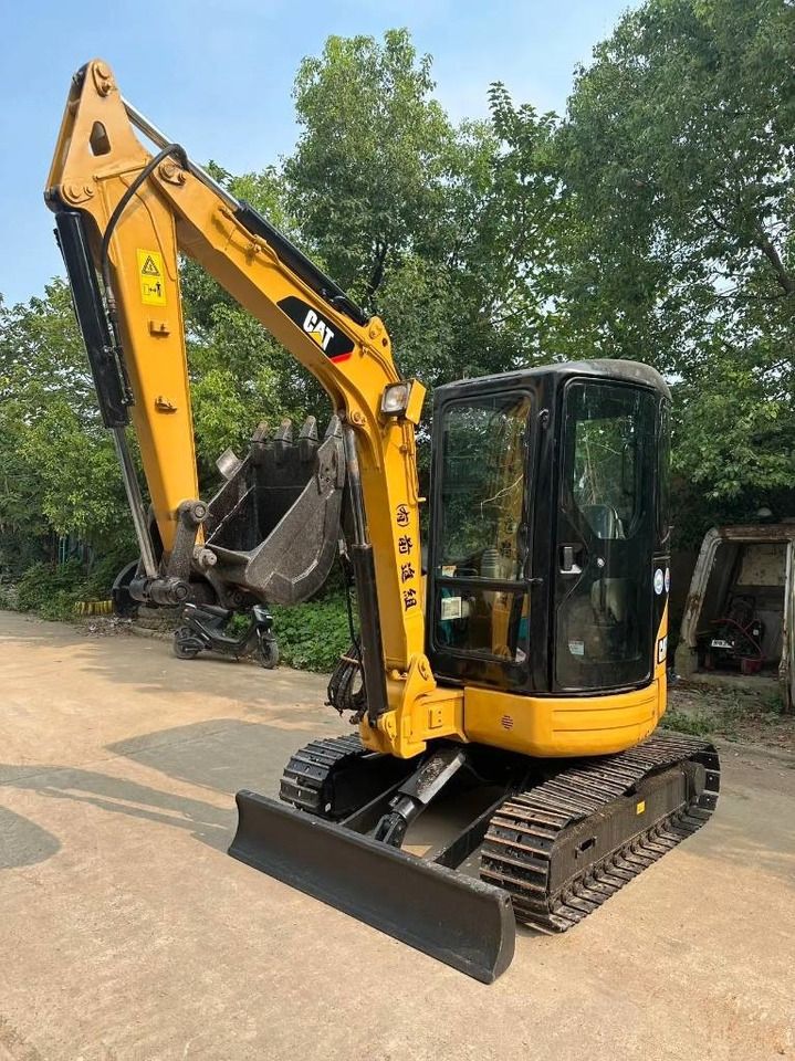 CAT 303 CR - Мини-экскаватор: фото 1 CAT 303 CR - Мини-экскаватор: фото 1