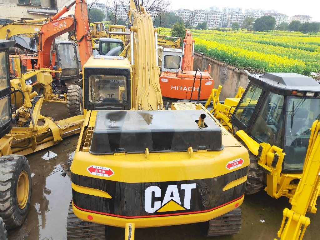 Гусеничный экскаватор CAT 320B: фото 14