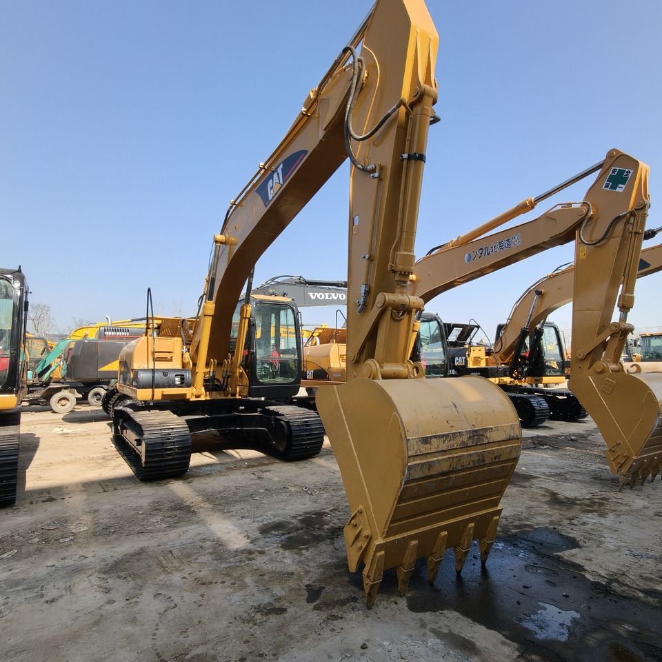 CAT 320CL - Гусеничный экскаватор: фото 1 CAT 320CL - Гусеничный экскаватор: фото 1