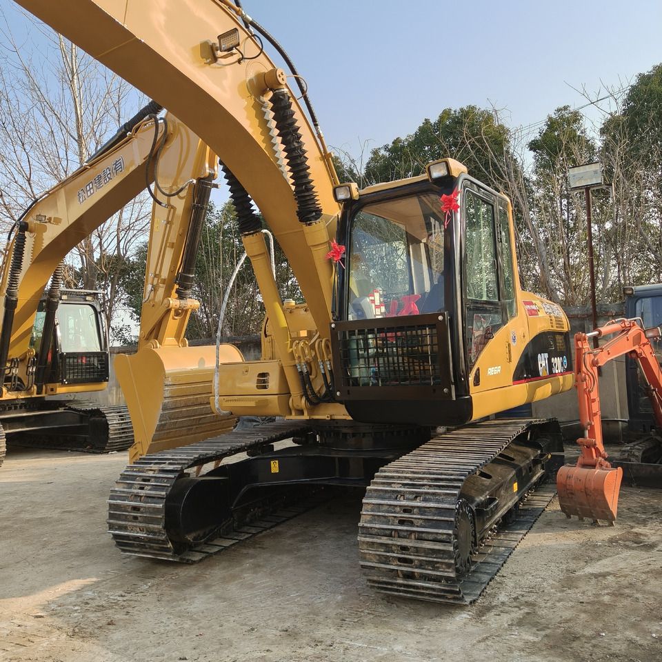 CAT 320CL - Гусеничный экскаватор: фото 3 CAT 320CL - Гусеничный экскаватор: фото 3