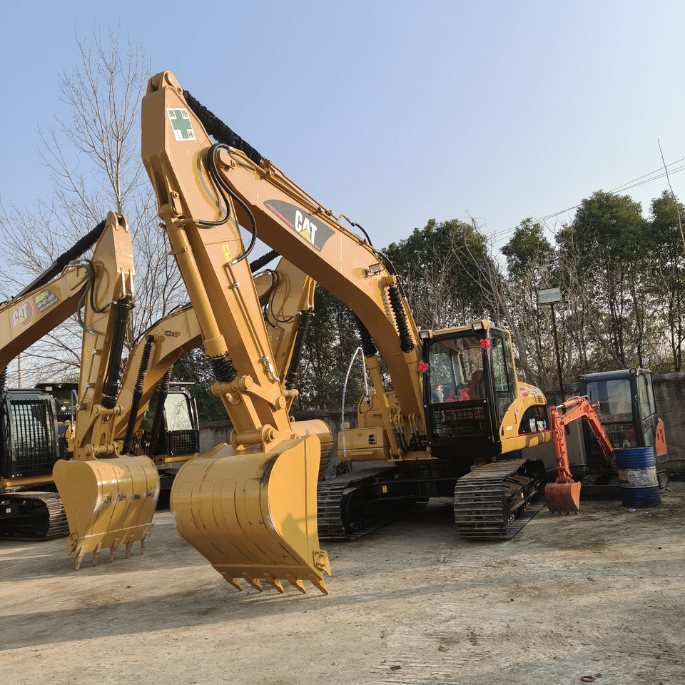 CAT 320CL - Гусеничный экскаватор: фото 1 CAT 320CL - Гусеничный экскаватор: фото 1