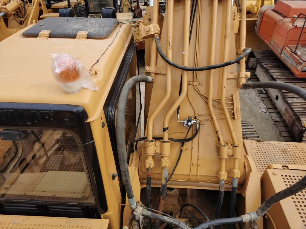 CAT 323D - Гусеничный экскаватор: фото 5 CAT 323D - Гусеничный экскаватор: фото 5