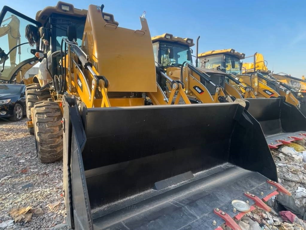 CAT 420F - Экскаватор-погрузчик: фото 3 CAT 420F - Экскаватор-погрузчик: фото 3