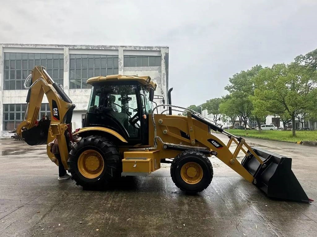 CAT 420F - Экскаватор-погрузчик: фото 3 CAT 420F - Экскаватор-погрузчик: фото 3