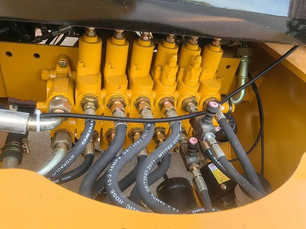 CAT 420F - Экскаватор-погрузчик: фото 4 CAT 420F - Экскаватор-погрузчик: фото 4