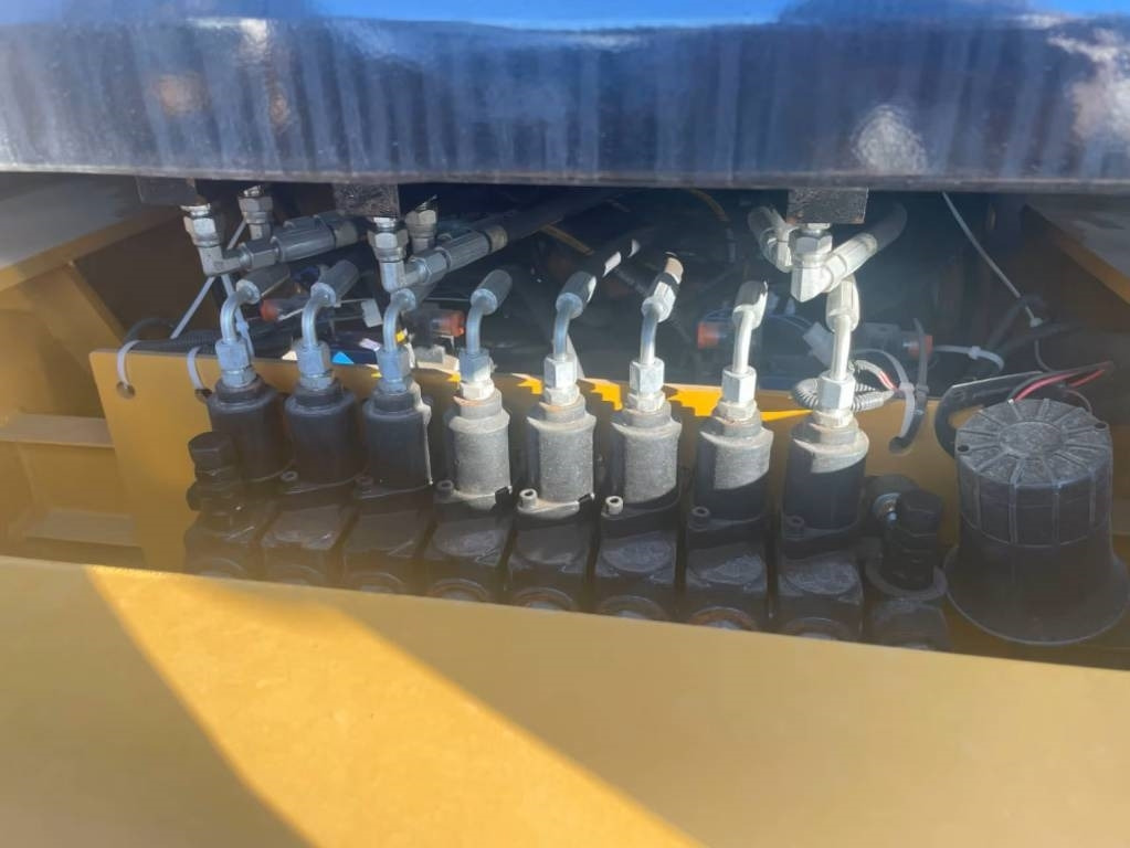 CAT 420F - Экскаватор-погрузчик: фото 4 CAT 420F - Экскаватор-погрузчик: фото 4